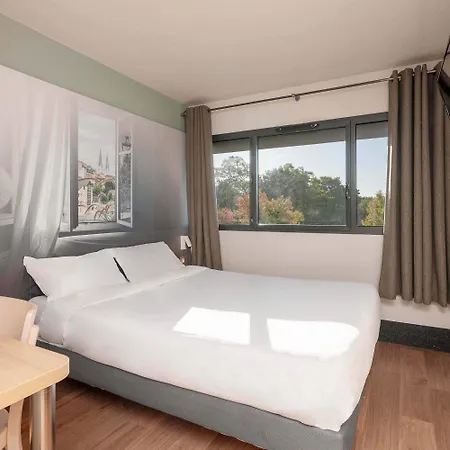 Zenith Hotel 3*