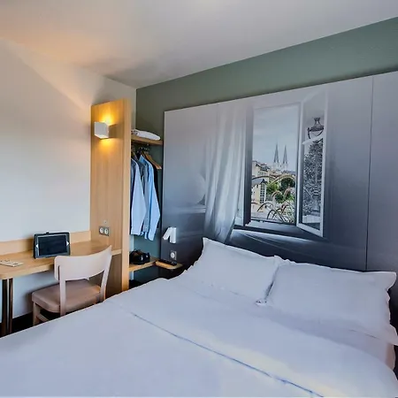 Zenith Hotel